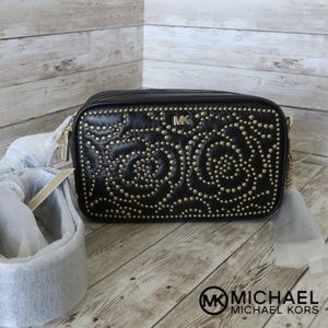 !SOLD!MICHAEL KORS Crossbody bag/camera bag